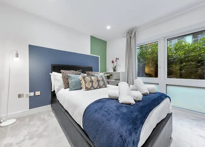 Bright Balcony Retreat Central Hammersmith Stay
