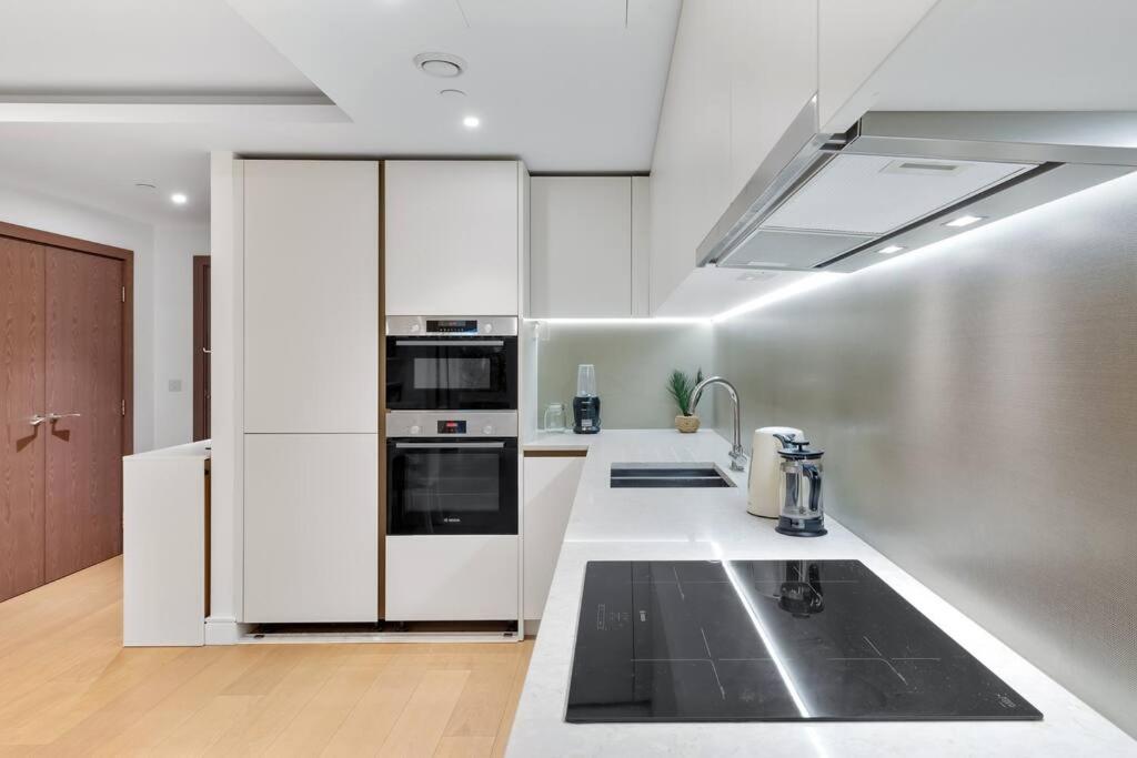 Bright Balcony Retreat Hammersmith * Londra