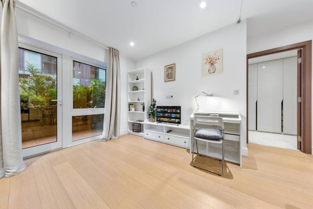 Bright Balcony Retreat Hammersmith Appartamento Londra