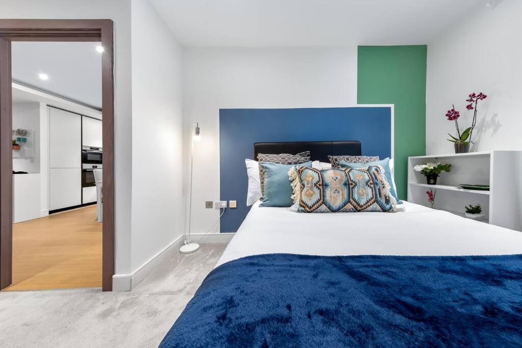 Bright Balcony Retreat Hammersmith Appartamento *