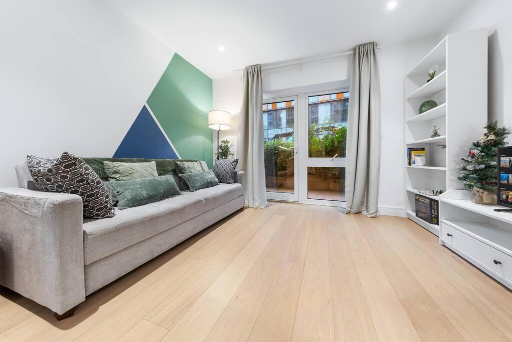 Bright Balcony Retreat Hammersmith Appartamento *